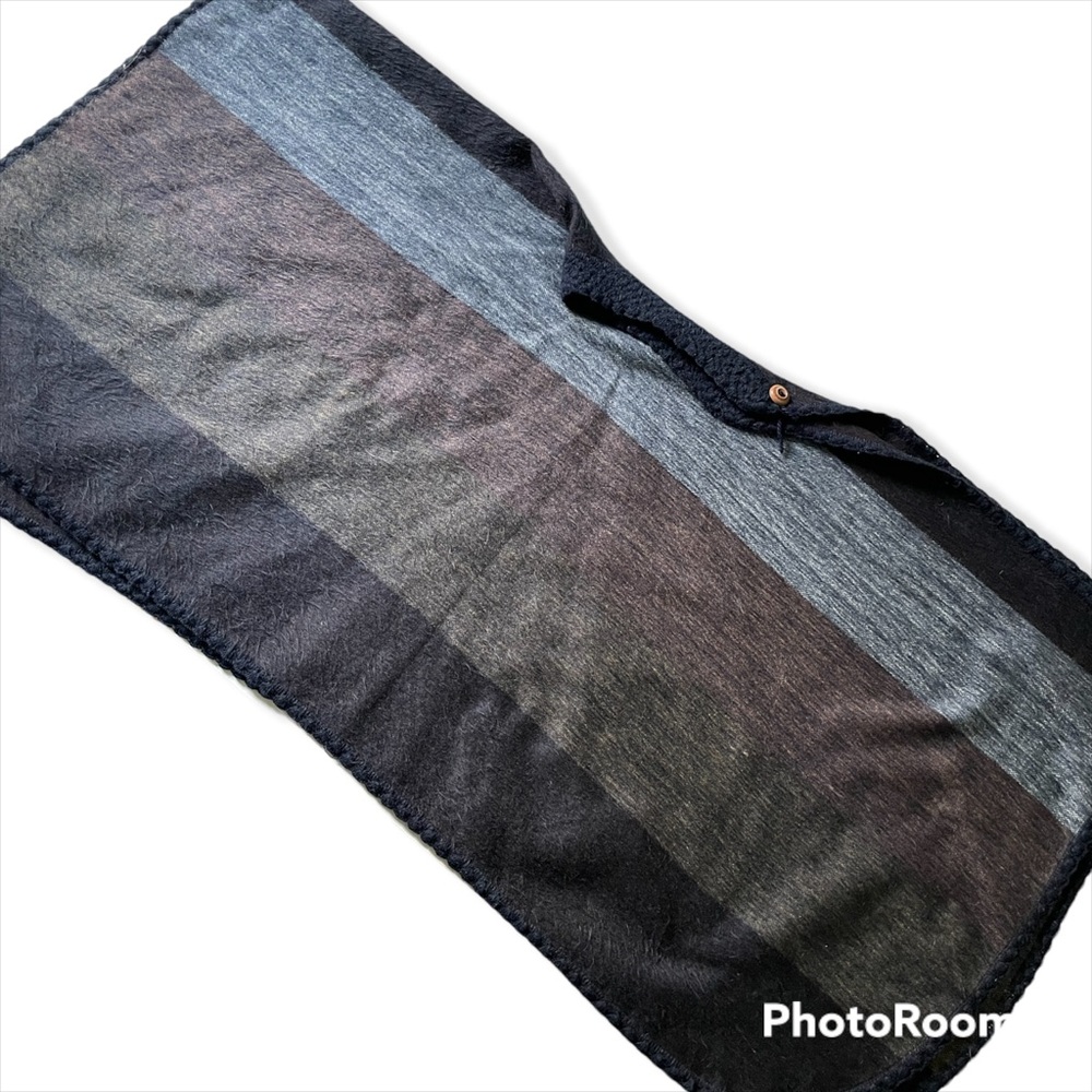 Imperfect Poncho - Picture 8 of 11
